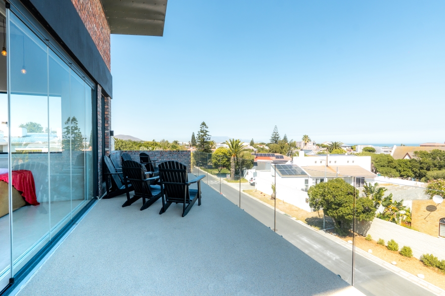 5 Bedroom Property for Sale in Van Riebeeckstrand Western Cape